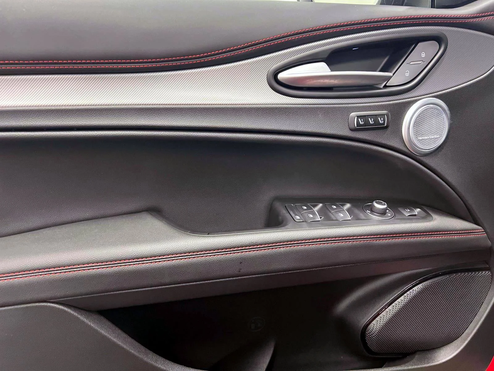 2025 Alfa Romeo Stelvio Special Edition - Photo 17