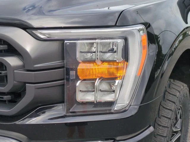 Used 2023 Black Ford XLT image 9