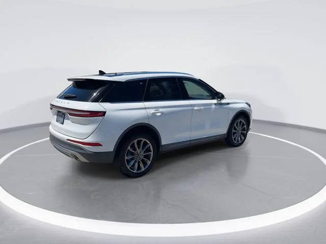 Used 2020 White Lincoln Standard image 7