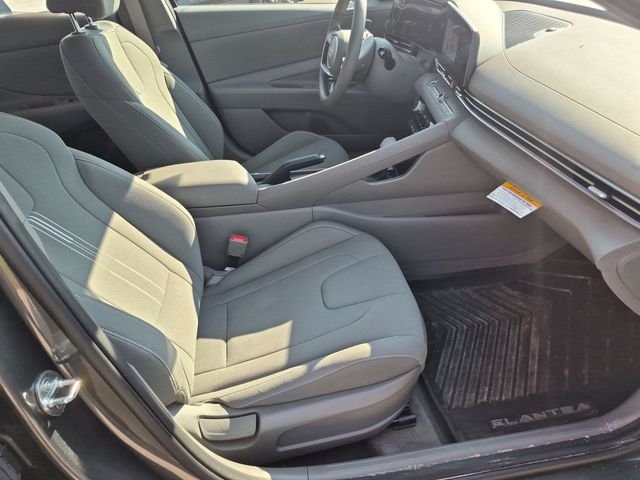 Used 2024 Gray Hyundai SEL image 29