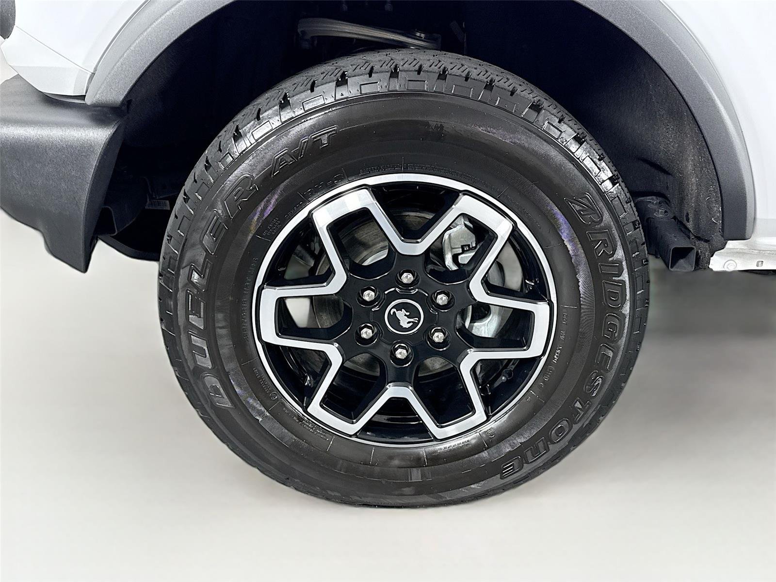 Used 2025 Oxford White Ford Base image 39