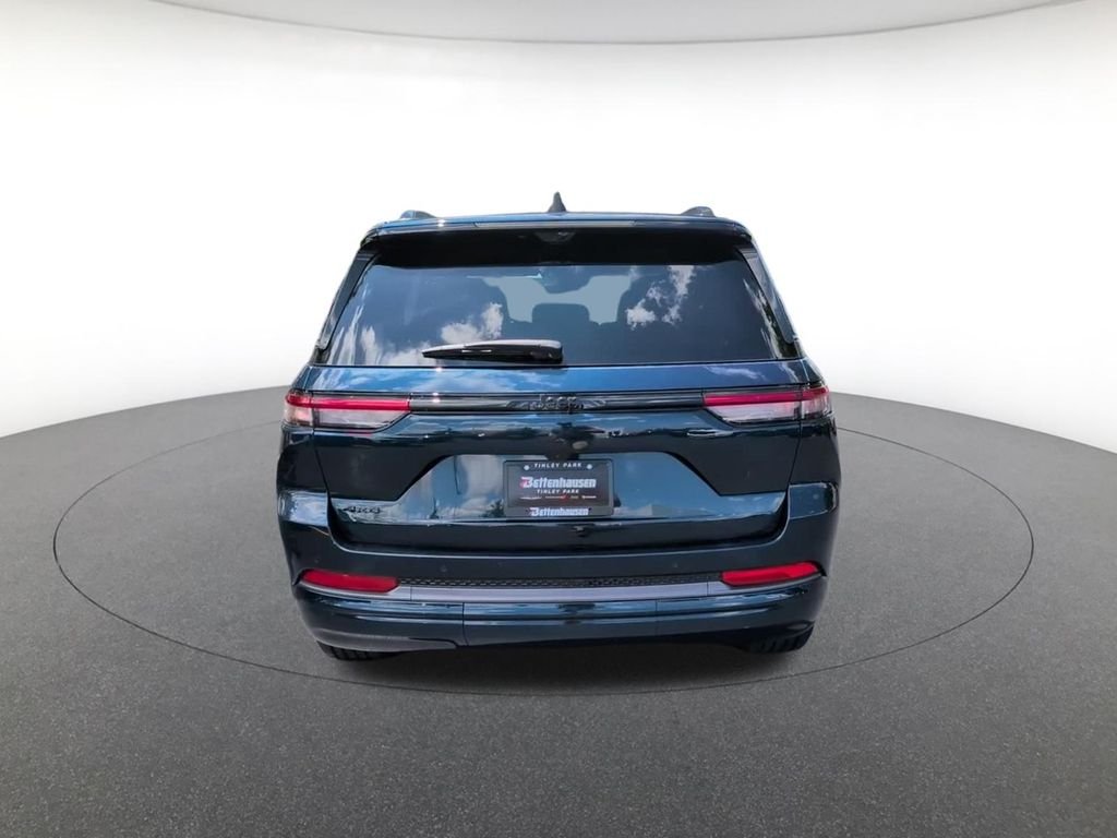 New 2026 Fathom Blue Pearl-Coat Exterior Paint Jeep Limited Reserve image 7