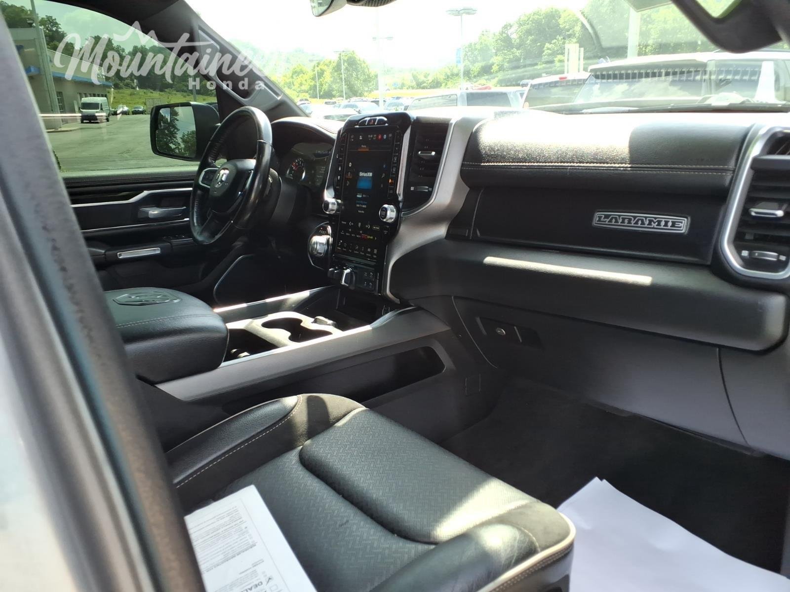 Used 2022 Billet Silver Metallic Clearcoat Ram Laramie image 28