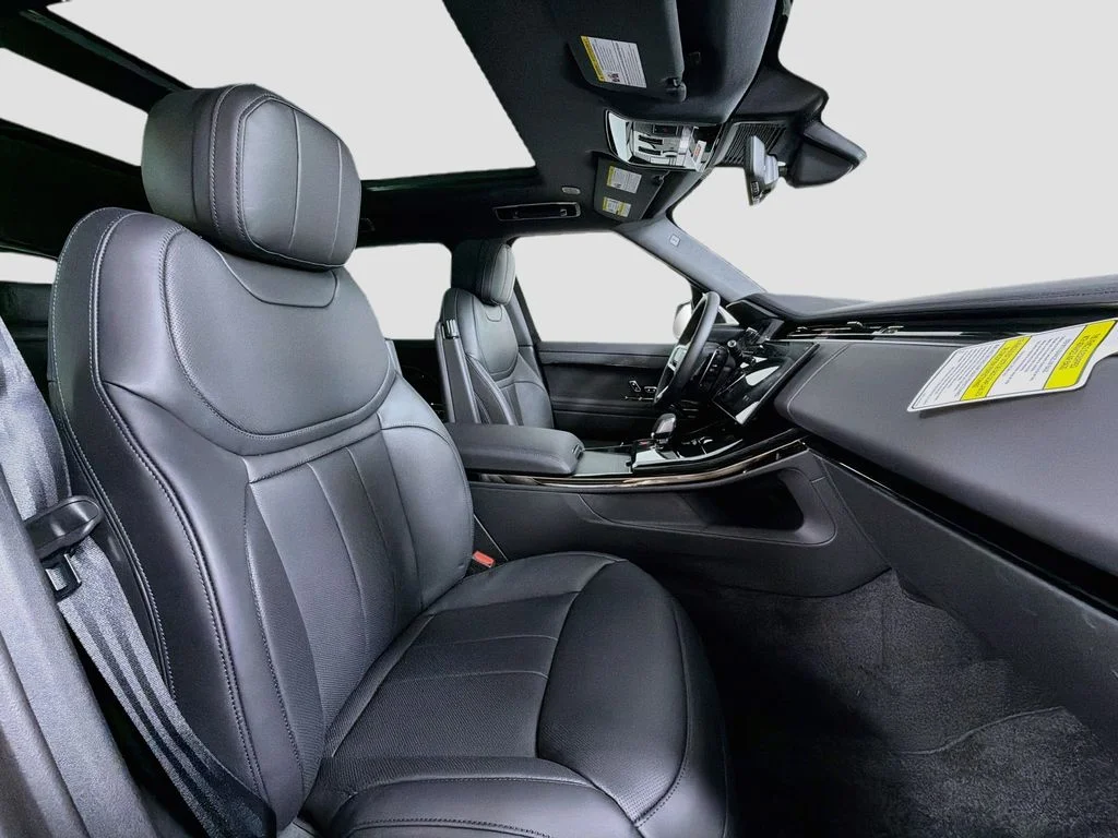 New 2026 Fuji White Land Rover SE image 30