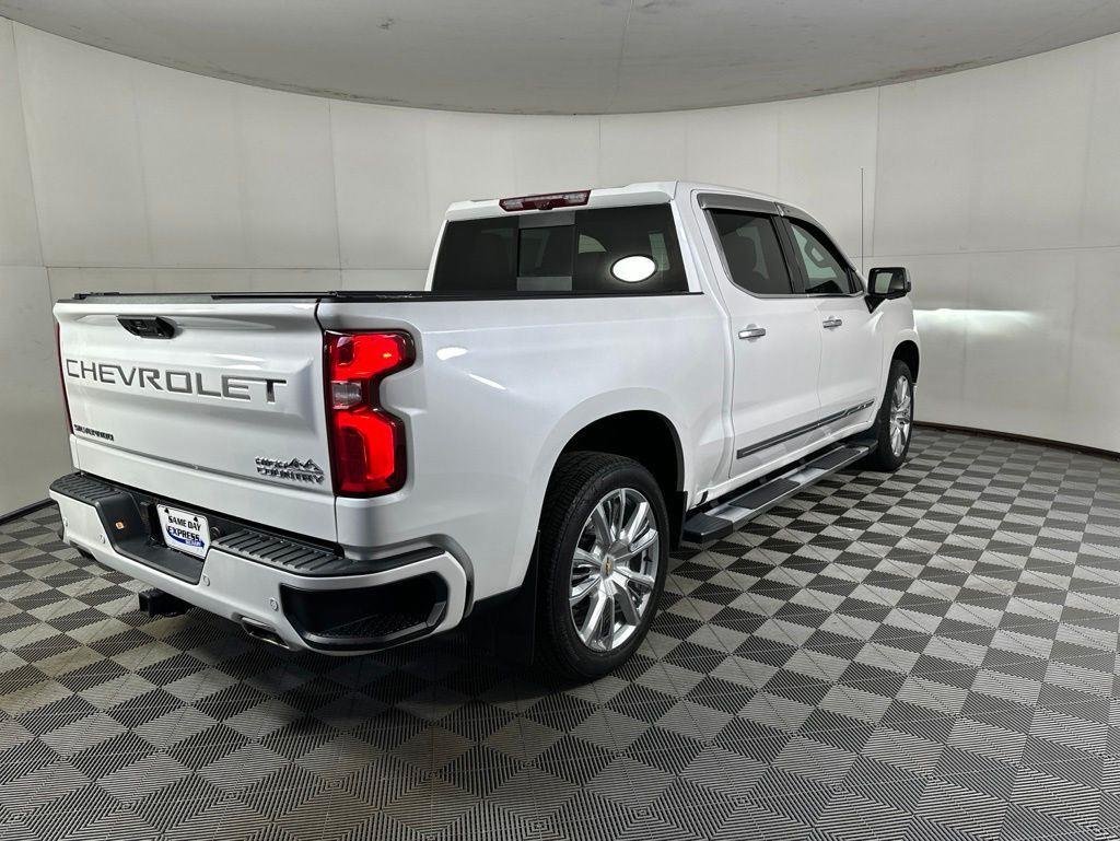 Used 2024 Pearl Chevrolet High Country image 19