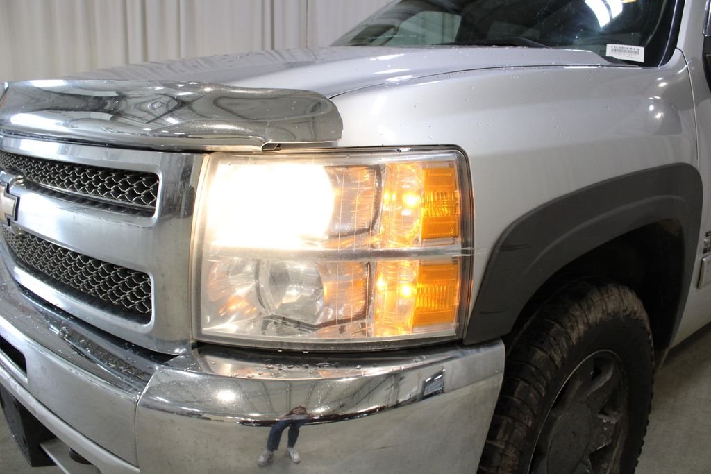 Used 2012 White Chevrolet LS image 28