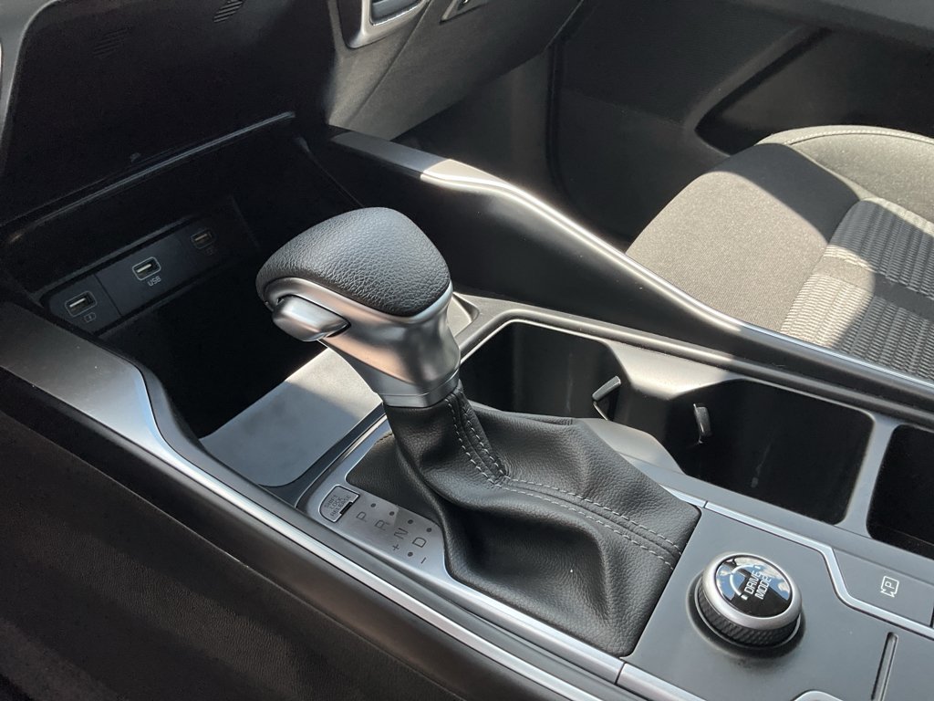 Certified Used 2023 Everlasting Silver Kia LX image 25