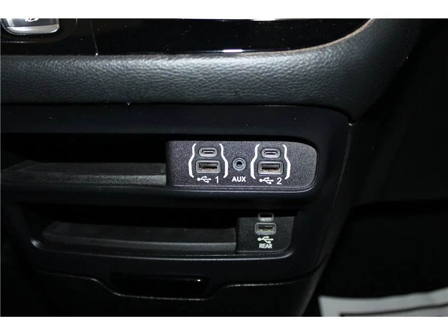 Used 2022 Brilliant Black Crystal Pearlcoat Chrysler Hybrid Touring L image 35