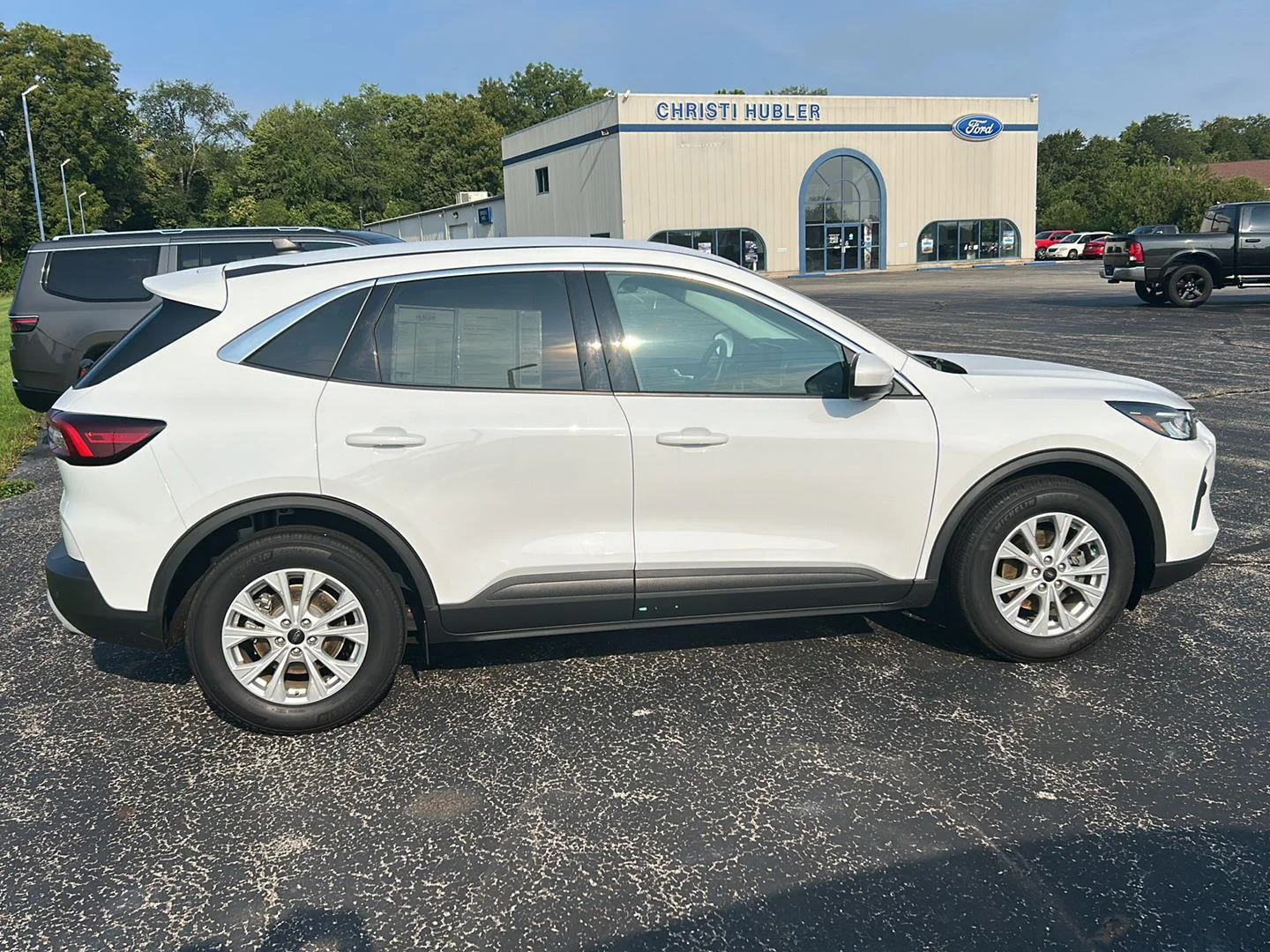 Used 2024 Oxford White Ford Active image 4