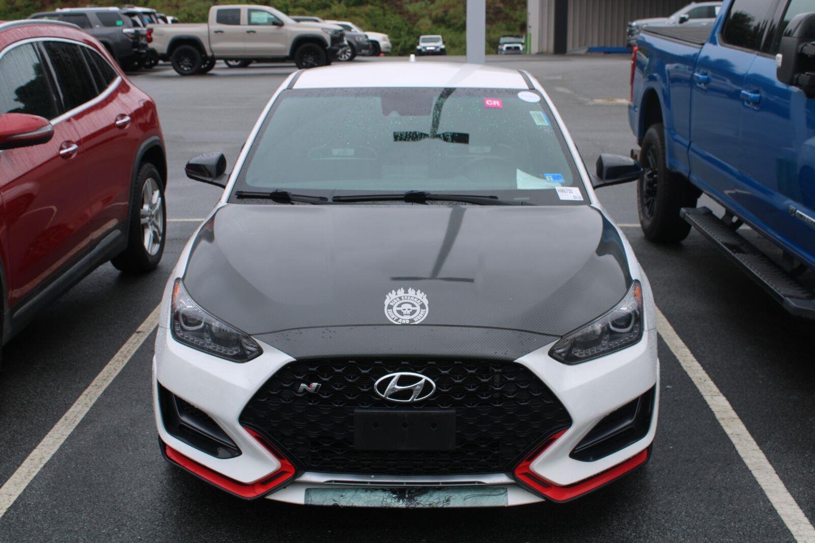 Used 2022 Lunar White Hyundai Base image 2