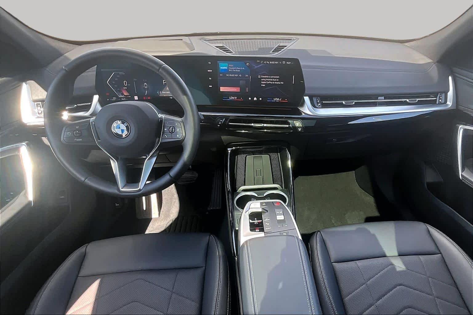Used 2026 Mineral White Metallic BMW xDrive28i image 14