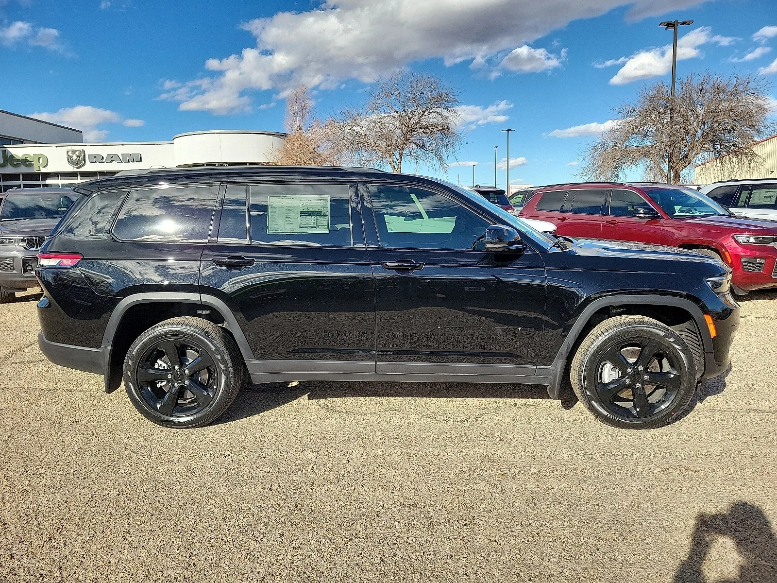 New 2025 PXJ Diamond Bla Jeep L LIMITED 4X4 image 5