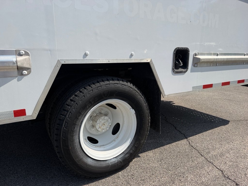 Used 2019  Ford Base image 20