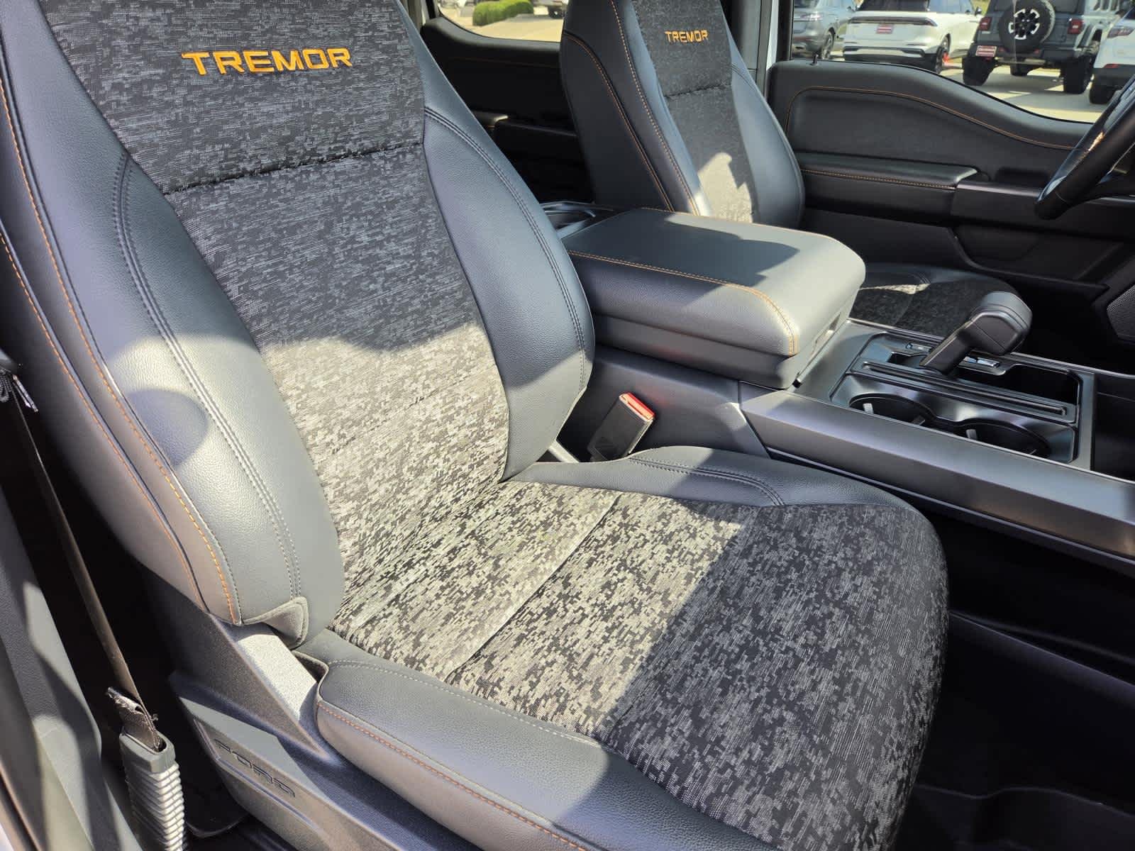 Used 2025 Space White Metallic Ford Tremor image 10