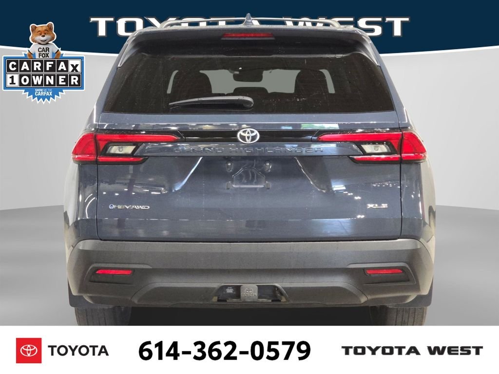 Used 2024 White Toyota XLE image 8