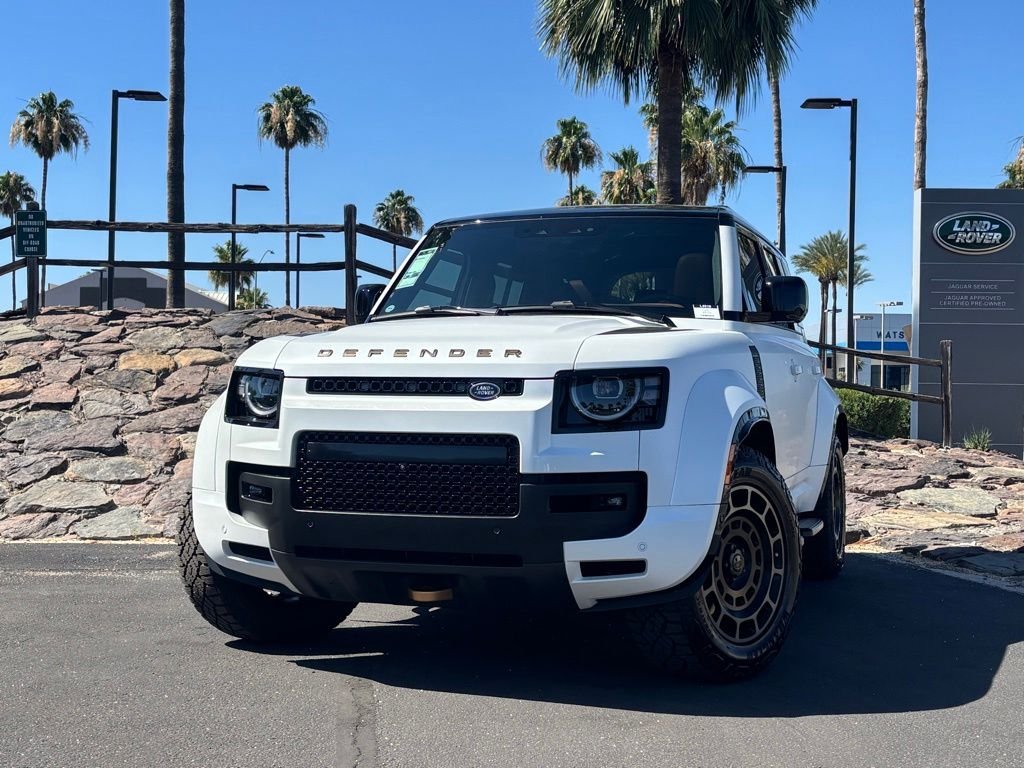 New 2026 Fuji White Land Rover OCTA image 1