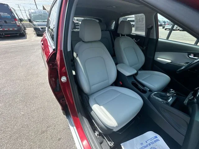 Used 2023 Red Hyundai Limited image 27
