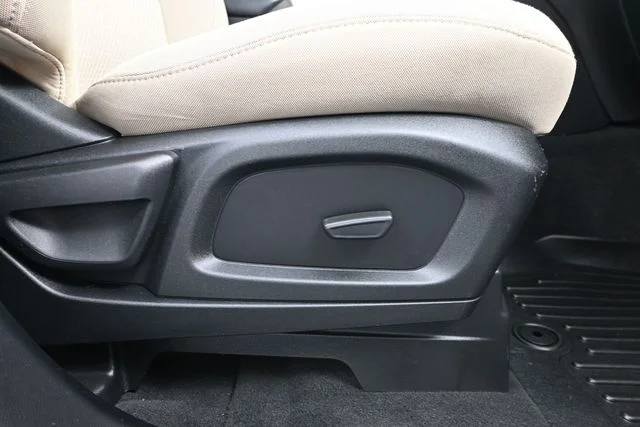 Used 2022 White Ford XLT image 42