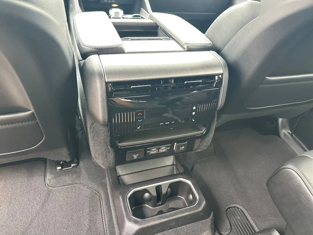 New 2026 High Gloss Black Exterior Paint Jeep Limited Reserve image 30