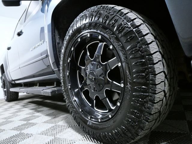 Used 2018 Chevrolet Silverado 1500 LT Z71 with VIN 3GCUKREC3JG360217 for sale in Apple Valley, Minnesota