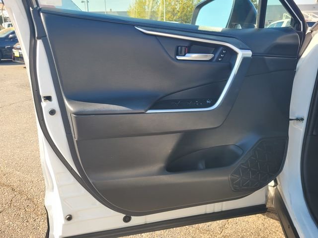 Used 2024 Off-white Toyota XSE image 18