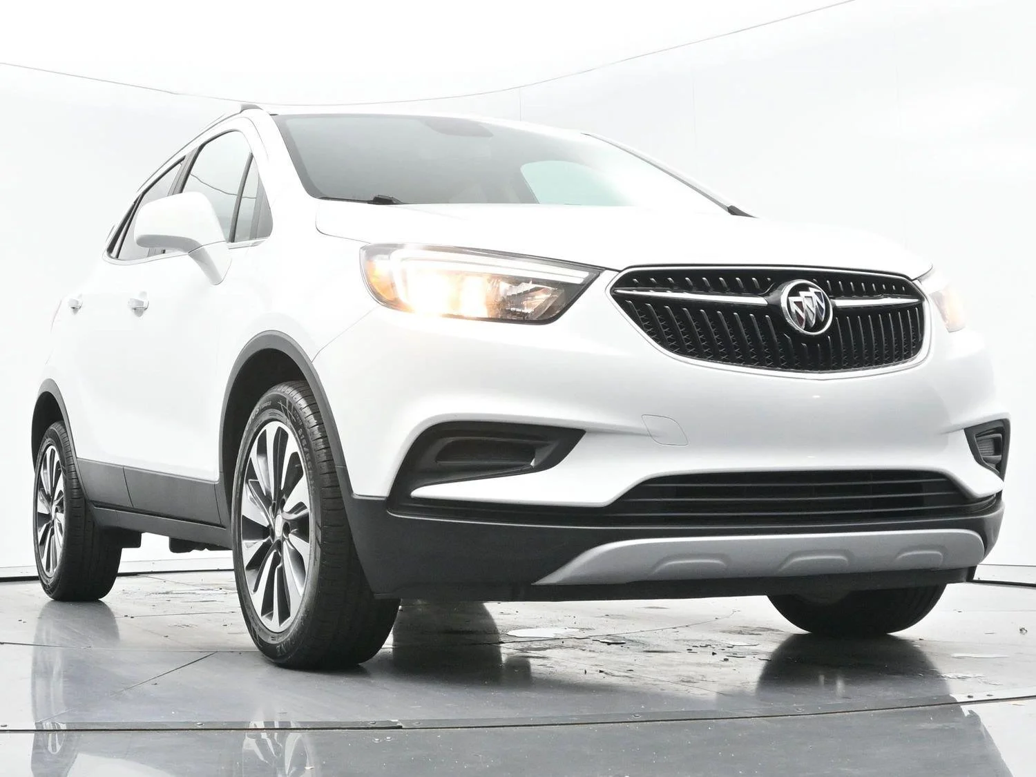 Used 2021 Summit White Buick Preferred image 40