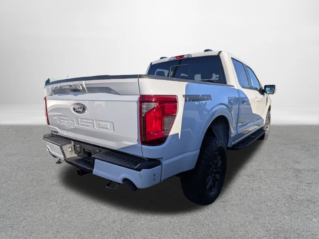 New 2026 Oxford White Ford Tremor® image 2