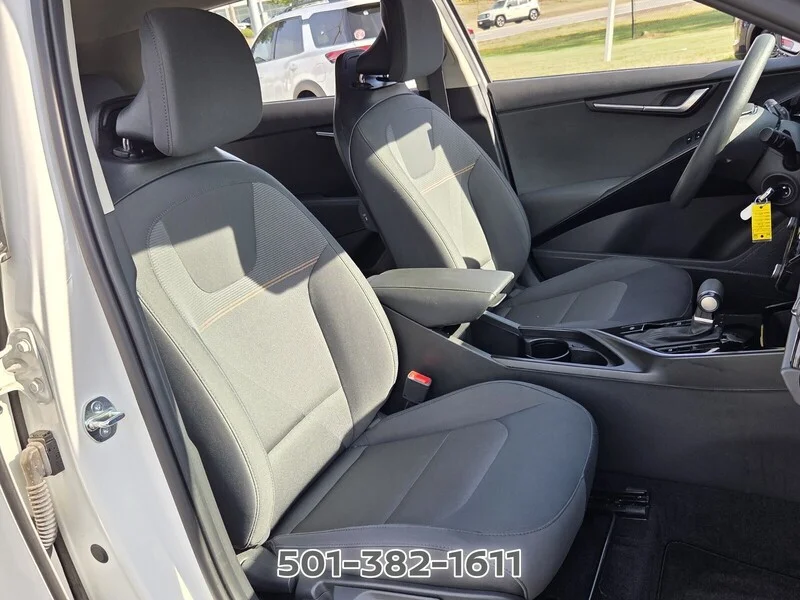 Used 2025 Snow White Pearl KIA LX FWD image 17