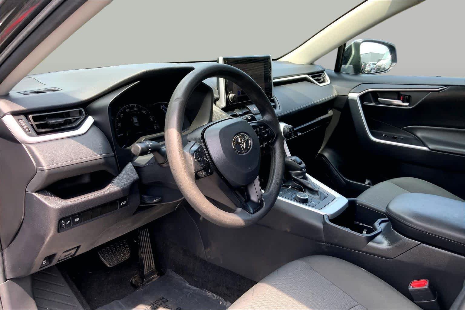 Used 2024 Magnetic Gray Metallic Toyota Hybrid XLE image 18