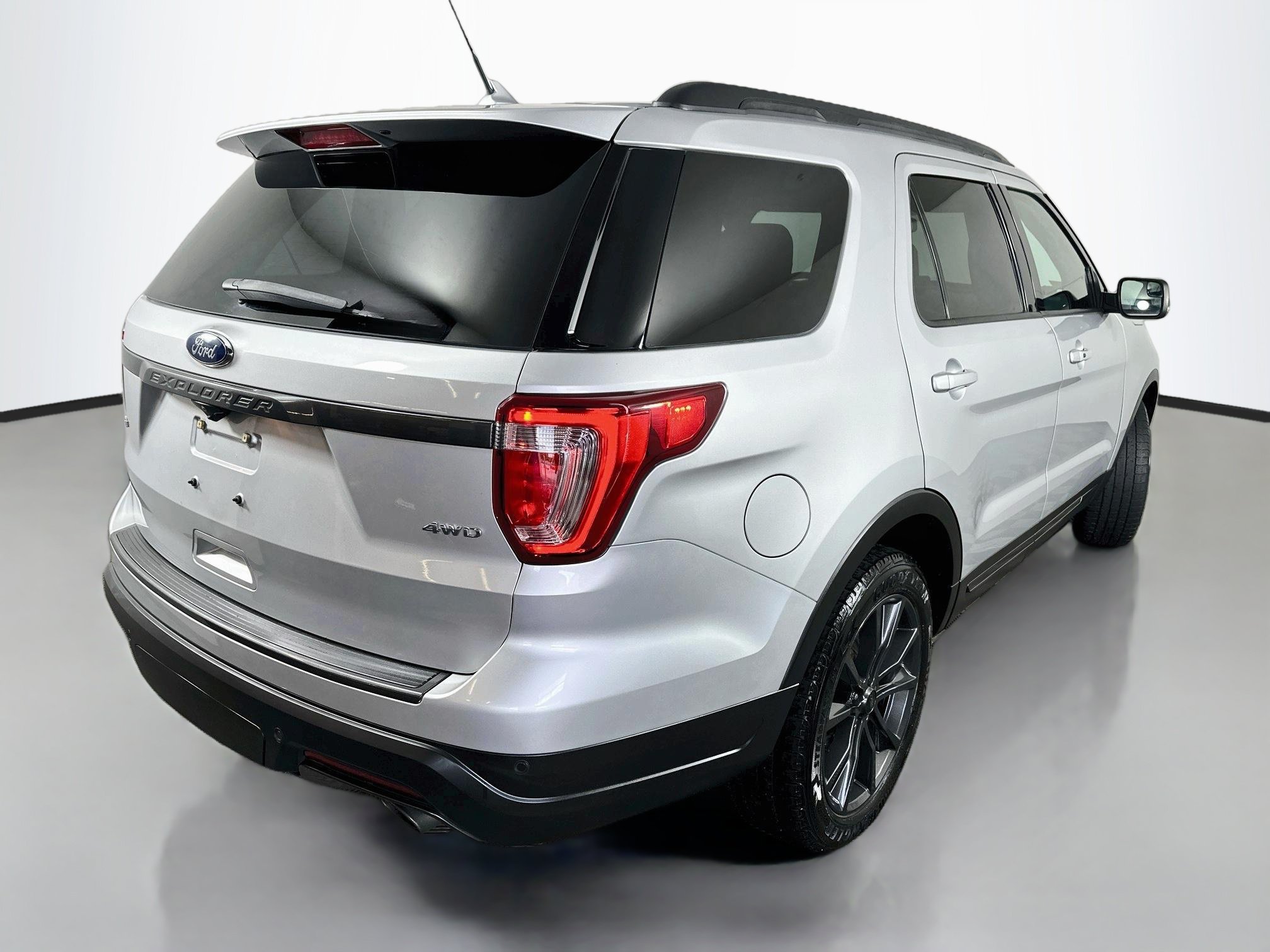 Used 2018 Ingot Silver Metallic Ford XLT image 8