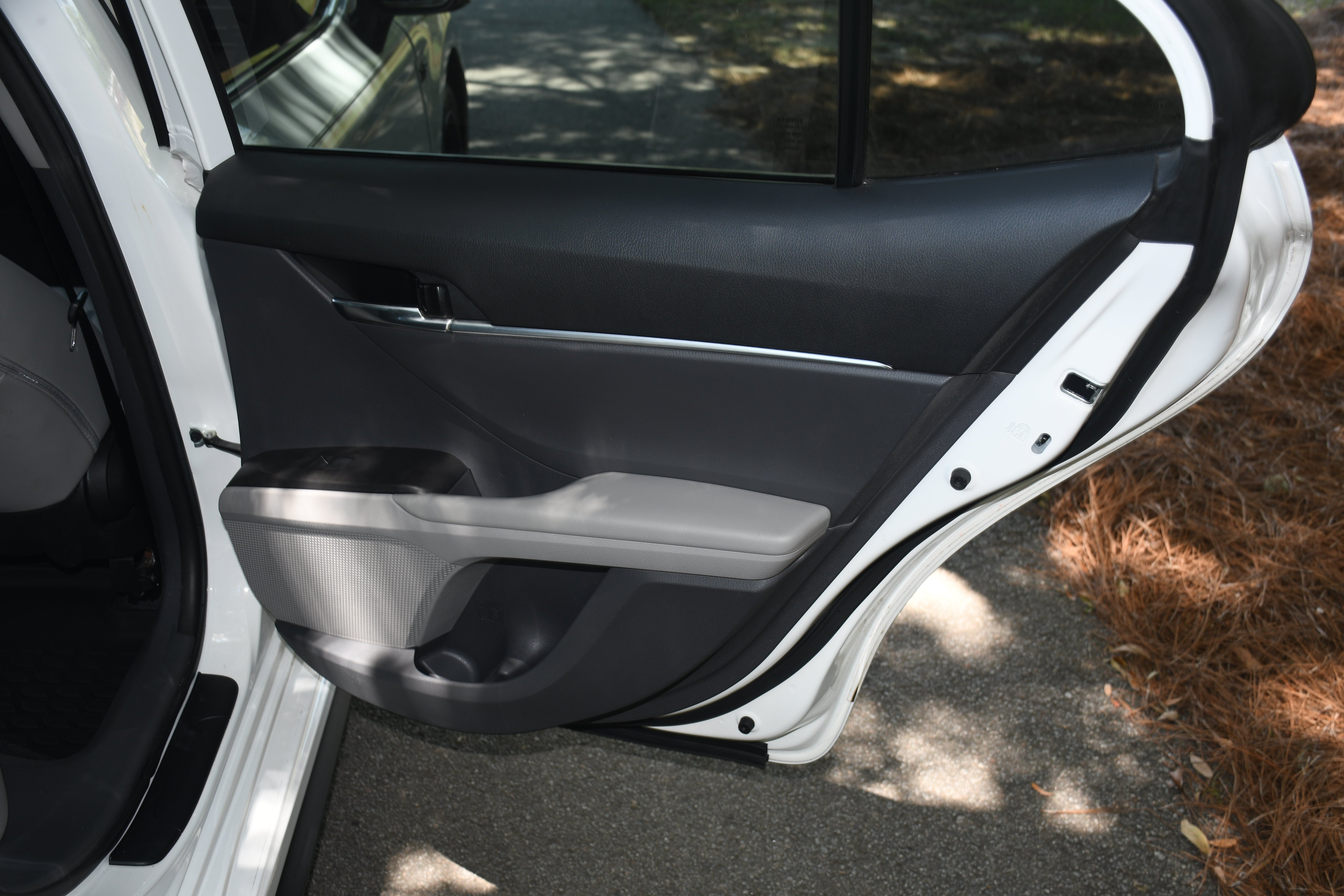 Used 2024 White Toyota SE image 18