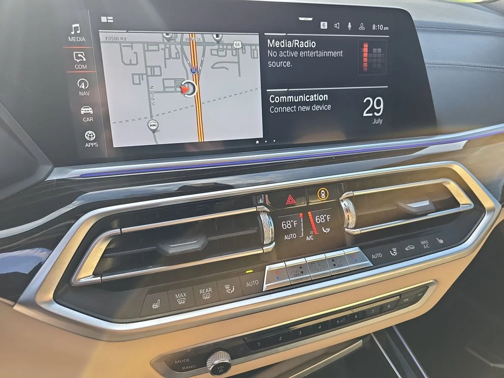 Used 2020 White BMW xDrive40i image 21