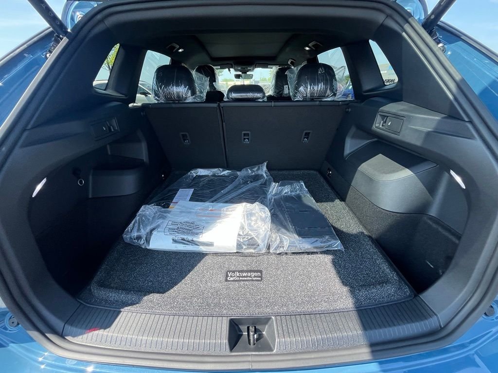 New 2026 Blue Volkswagen 2.0T SE R-Line Black image 26