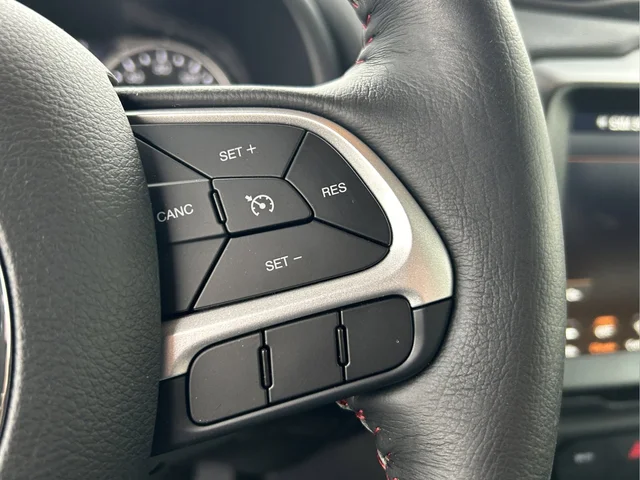 Used 2023 White Jeep Trailhawk image 22