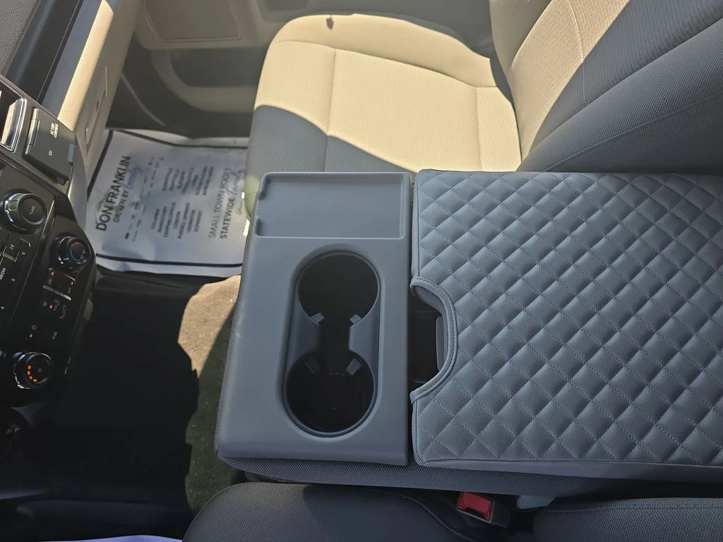 Used 2020 Blue Ford XLT image 25