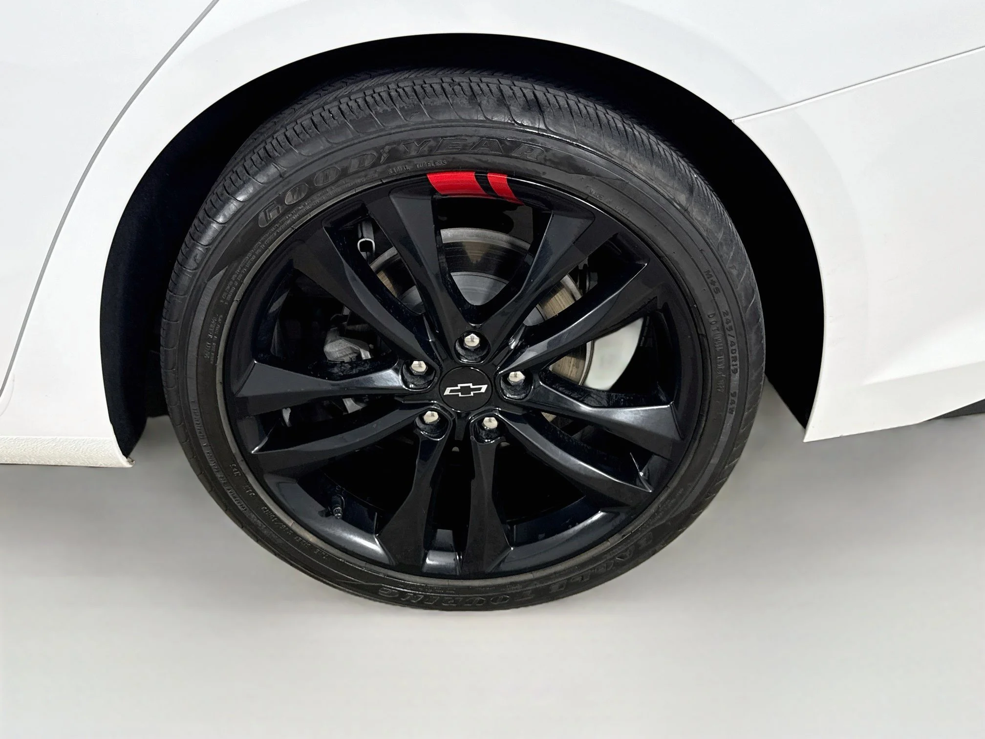 Used 2021 SUMMIT WHITE Chevrolet LT image 32