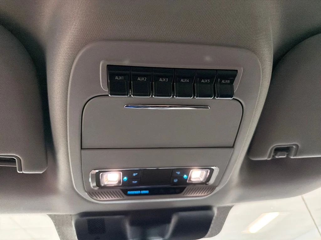New 2026 Glacier Gray Metallic Tri-Coat Ford F-250® Lariat® image 17