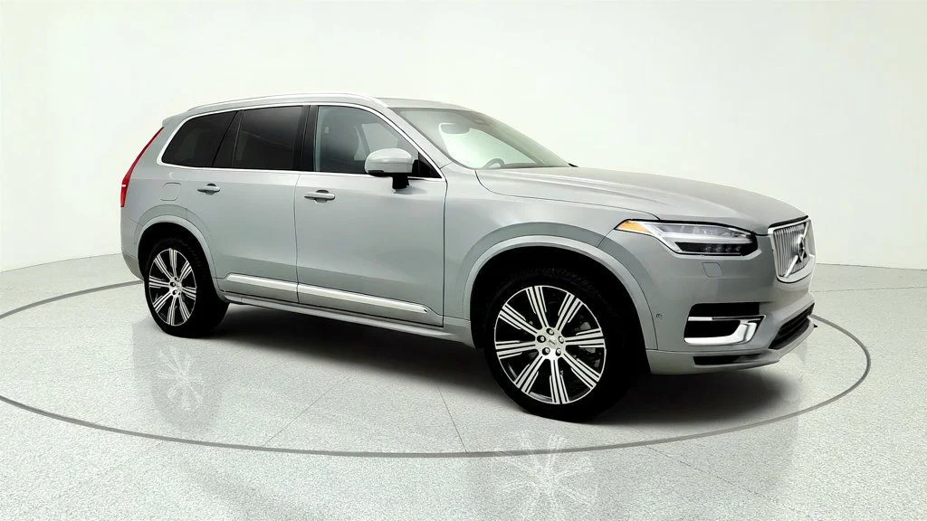 Used 2025 Vapour Grey Metallic Volvo T8 AWD Plus 7-Seater w/ harman/kardon & 21
