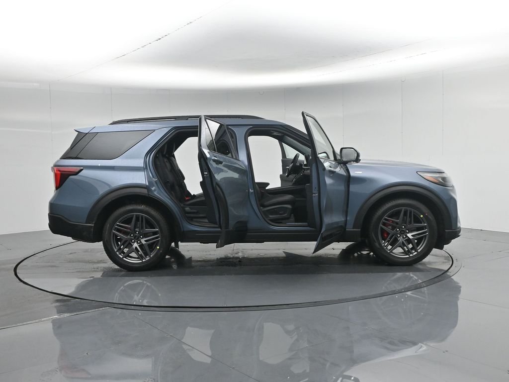 New 2026 Vapor Blue Metallic Ford ST-Line image 4