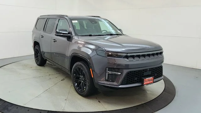 New 2026 Baltic-Gray Metallic Clear-Coat Exterior Paint Jeep Limited Reserve image 14