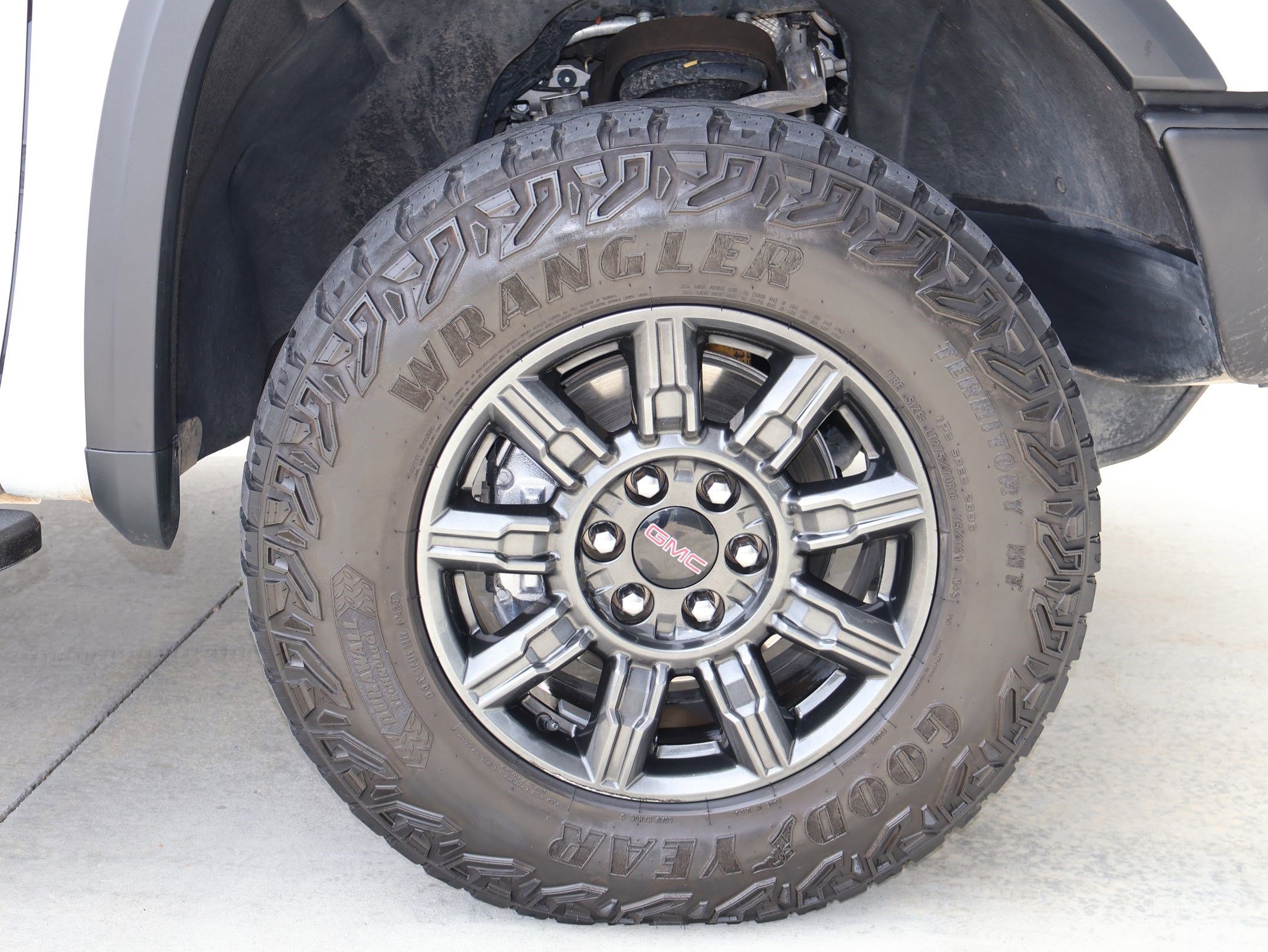 Used 2024 Summit White GMC AT4X image 31