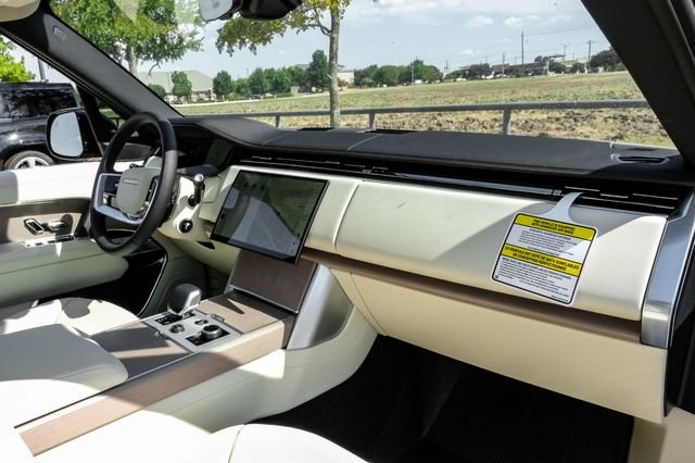 New 2027 Varesine Blue Land Rover SE image 17