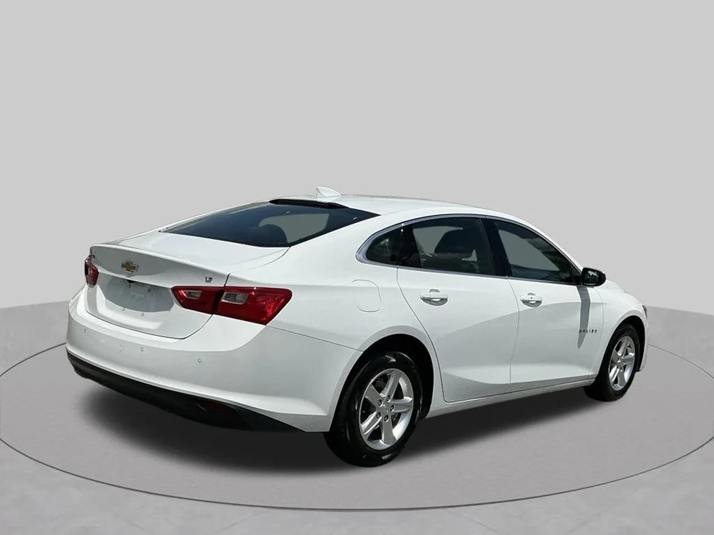 Used 2024 White Chevrolet LT image 10