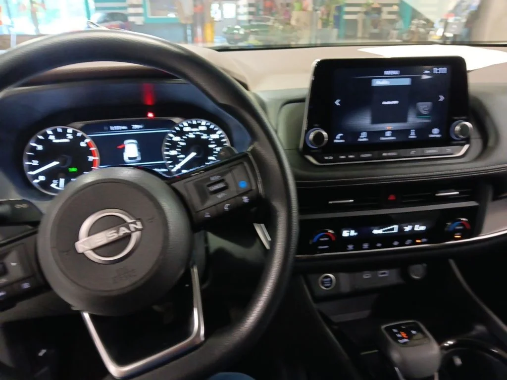 Used 2023 White Nissan SV image 5