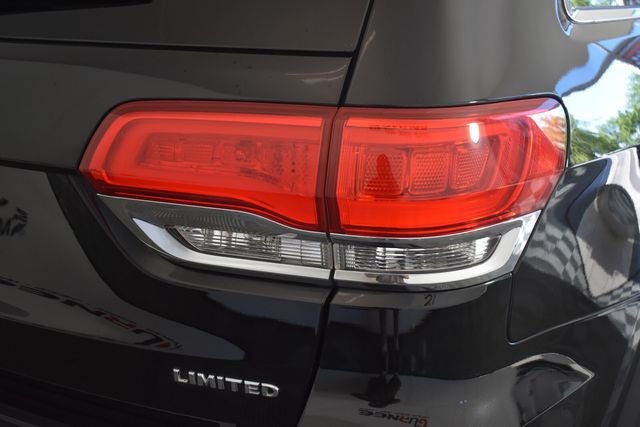 Used 2017 Black Jeep Limited image 9