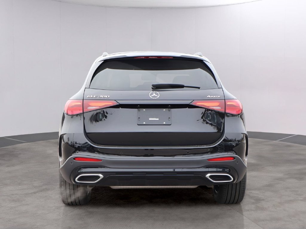 Used 2026 Obsidian Black Metallic Mercedes-Benz GLC 300 image 6