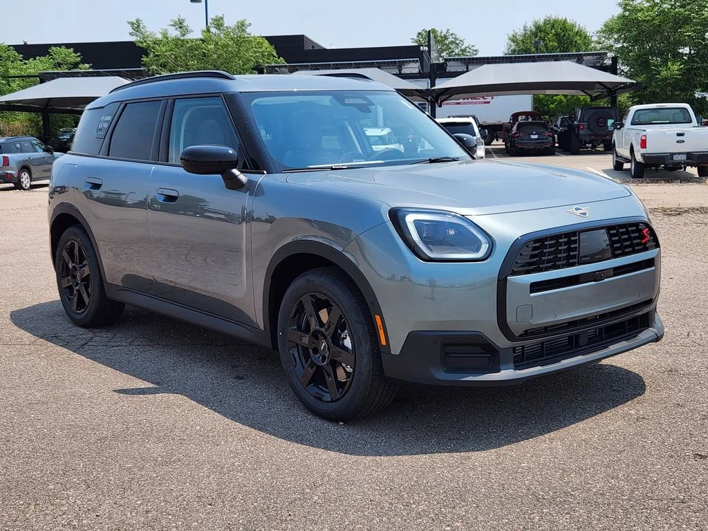 New 2027 Smokey Green Metallic MINI Iconic image 5