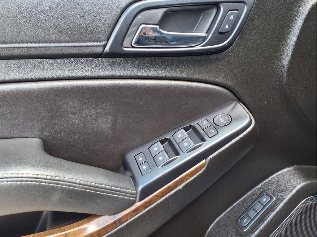 Used 2019 SHADOW GRAY METALLIC Chevrolet LT image 24