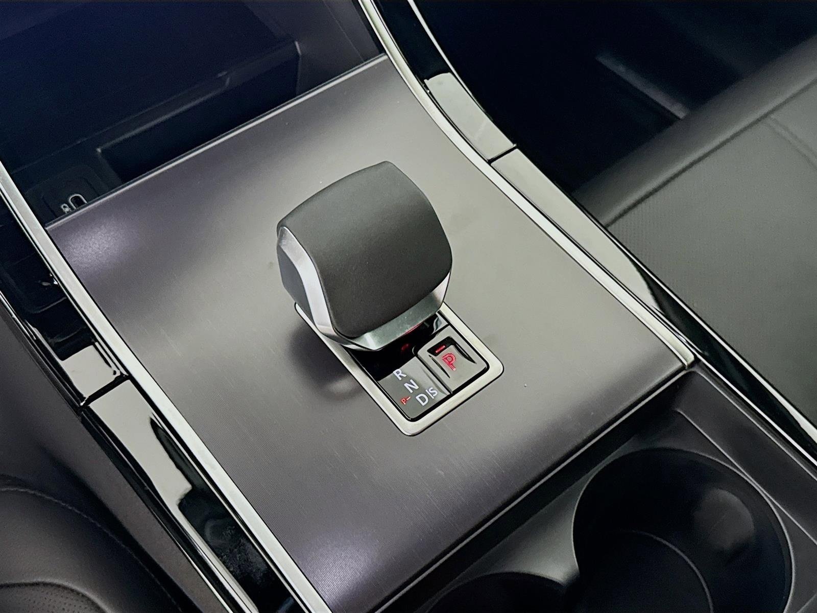 Used 2026 Gray Land Rover Dynamic SE image 19