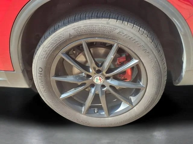 Used 2018 Red Alfa Romeo Ti AWD image 27